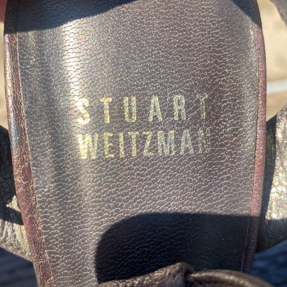 Stuart Weitzman Size 5 Brown/Gold T Strap Sandals - Picture 5 of 5